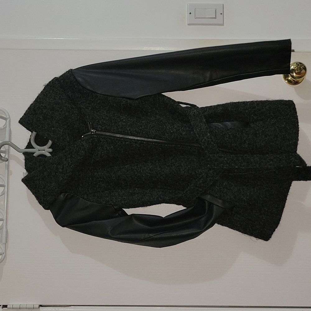 Dex wool jacket with leather type sleeves